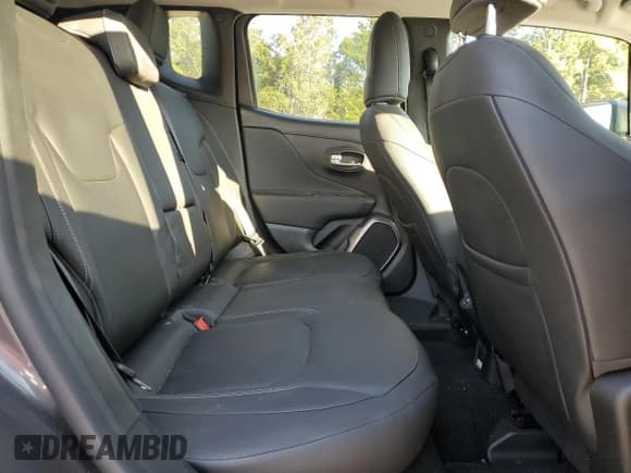 ✅ 2019 Jeep Renegade Limited • VIN: ZACNJBD13KPJ94146 • Lot: 71023515. Wystawiony na Copart z przebiegiem 16 798 mil. Bezpłatny archiwum sprzedaży aukcyjnych z USA i szczegółowy raport historii pojazdu na DreamBid. Zdjęcie 11.