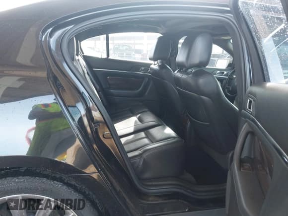 ✅ 2009 Lincoln MKS • VIN: 1LNHM94R49G635419 • Lot: 43712965. Wystawiony na IAAI z przebiegiem 220 597 mil. Bezpłatny archiwum sprzedaży aukcyjnych z USA i szczegółowy raport historii pojazdu na DreamBid. Zdjęcie 8.