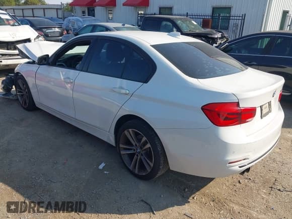 ✅ 2016 BMW 3 Series 328i • VIN: WBA8E9G59GNT83246 • Lot: 43170850. Listed on IAAI with 126,964 mi. Free auction sales archive from the USA and detailed vehicle history report at DreamBid. Image 3.