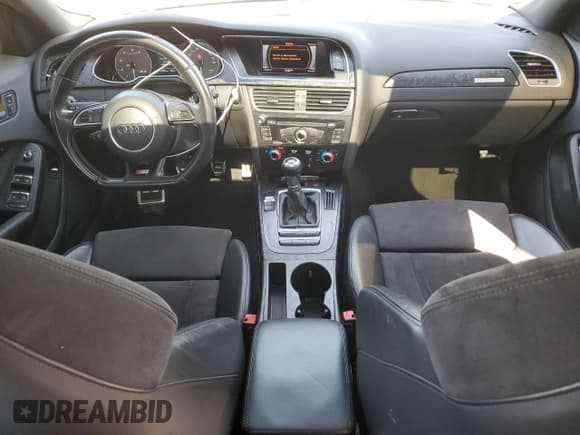 ✅ 2013 Audi S4 Premium Plus • VIN: WAUDGAFL7DA086845 • Lot: 44468555. Wystawiony na Copart z przebiegiem 115 909 mil. Bezpłatny archiwum sprzedaży aukcyjnych z USA i szczegółowy raport historii pojazdu na DreamBid. Zdjęcie 8.