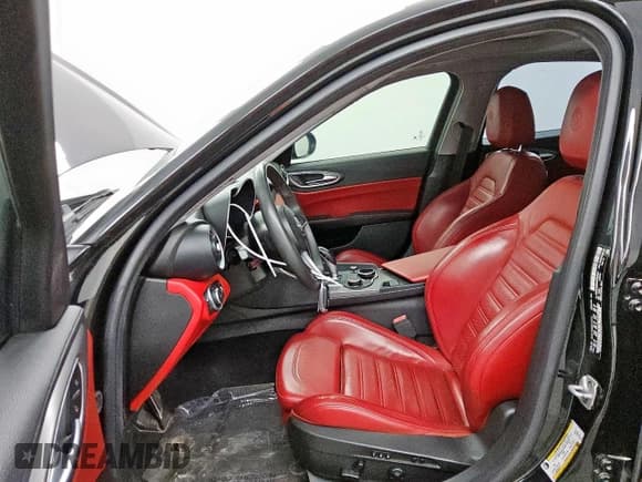 ✅ 2019 Alfa Romeo Giulia Ti Sport • VIN: ZARFAMBN3K7622843 • Lot: 57133925. Listed on Copart with 50,540 mi. Free auction sales archive from the USA and detailed vehicle history report at DreamBid. Image 7.