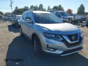 ✅ 2019 Nissan Rogue SV • VIN: JN8AT2MV5KW399800 • Lot: 43478469. Wystawiony na IAAI z przebiegiem 33 468 mil. Bezpłatny archiwum sprzedaży aukcyjnych z USA i szczegółowy raport historii pojazdu na DreamBid. Zdjęcie 1.