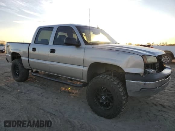 ✅ 2004 Chevrolet Silverado 1500 LS • VIN: 2GCEK13T641313236 • Lot: 81387004. Wystawiony na Copart z przebiegiem 189 694 mil. Bezpłatny archiwum sprzedaży aukcyjnych z USA i szczegółowy raport historii pojazdu na DreamBid. Zdjęcie 4.