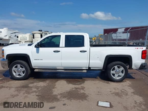 ✅ 2017 Chevrolet Silverado 2500HD Work Truck • VIN: 1GC1KUEY9HF127407 • Lot: 42942698. Listed on IAAI with 39,057 mi. Free auction sales archive from the USA and detailed vehicle history report at DreamBid. Image 14.