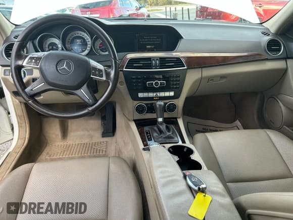 ✅ 2014 Mercedes-Benz C 300 Sport • VIN: WDDGF8AB2EA956079 • Lot: 91933285. Listed on Copart with 131,153 mi. Free auction sales archive from the USA and detailed vehicle history report at DreamBid. Image 9.