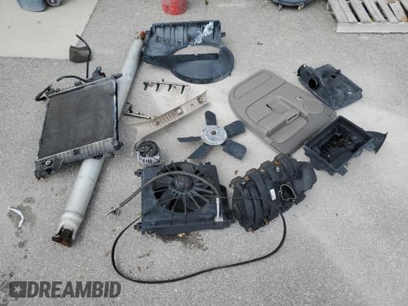 ✅ 2005 Dodge 1500 SLT • VIN: 1D7HA18N45J573321 • Лот: 71855254. Опубликован ранее на Copart с пробегом 111 393 миль. Бесплатный доступ к архиву аукционных продаж из США и подробный отчёт об истории автомобиля на DreamBid. Изображение 12.