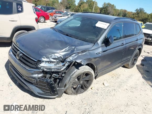 ✅ 2023 Volkswagen Tiguan SE R-Line Black • VIN: 3VVCB7AX1PM015241 • Lot: 43514580. Wystawiony na IAAI z przebiegiem 21 059 mil. Bezpłatny archiwum sprzedaży aukcyjnych z USA i szczegółowy raport historii pojazdu na DreamBid. Zdjęcie 17.