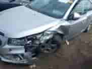 2015 Chevrolet Cruze LT z VIN 1G1PC5SB1F7172502, wystawiony jako IAAI lot #43353575 z przebiegiem 151 816 mil mil oraz . Historia ofert i sprzedaży dostępna na DreamBid. Obrazek 6.