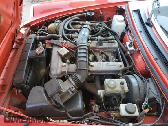 ✅ 1985 Alfa Romeo Spider Veloce • VIN: ZARBA5415F1021439 • Lot: 61650585. Wystawiony na Copart z przebiegiem 161 529 mil. Bezpłatny archiwum sprzedaży aukcyjnych z USA i szczegółowy raport historii pojazdu na DreamBid. Zdjęcie 11.