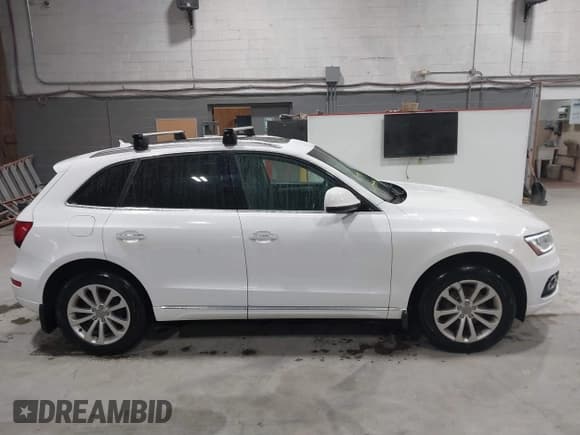 ✅ 2015 Audi Q5 Progressiv • VIN: WA1LFCFP8FA083935 • Lot: 41822879. Listed on IAAI with 151,973 mi. Free auction sales archive from the USA and detailed vehicle history report at DreamBid. Image 13.