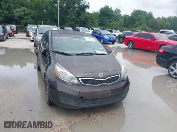 ✅ 2013 Kia Rio EX • VIN: KNADN4A33D6125111 • Лот: 42488963. Опубликован ранее на IAAI с пробегом 157 357 миль. Бесплатный доступ к архиву аукционных продаж из США и подробный отчёт об истории автомобиля на DreamBid. Изображение 1.