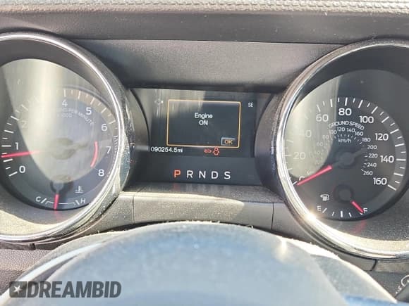 ✅ 2016 Ford Mustang V6 • VIN: 1FA6P8AM6G5321338 • Лот: 86986345. Опубликован ранее на Copart с пробегом 90 254 миль. Бесплатный доступ к архиву аукционных продаж из США и подробный отчёт об истории автомобиля на DreamBid. Изображение 9.