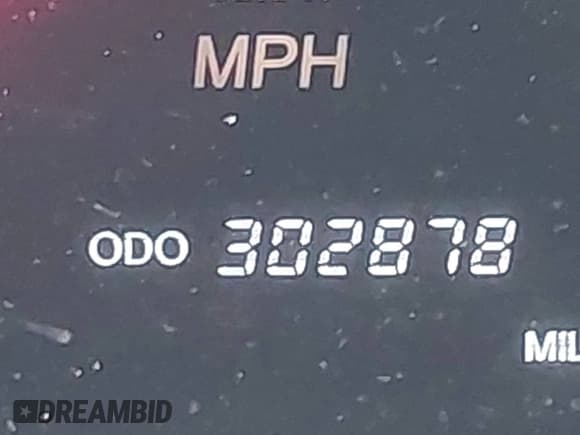 ✅ 2002 Lexus LS 430 • VIN: JTHBN30F820081587 • Лот: 43811547. Опубликован ранее на IAAI с пробегом 302 878 миль. Бесплатный доступ к архиву аукционных продаж из США и подробный отчёт об истории автомобиля на DreamBid. Изображение 12.