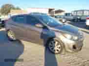 2012 Hyundai Accent SE с VIN KMHCU5AE3CU034838, выставлен на аукционе IAAI как лот 43617462 с пробегом 181 170 миль миль и . История ставок и продаж доступна на DreamBid. Изображение 1.