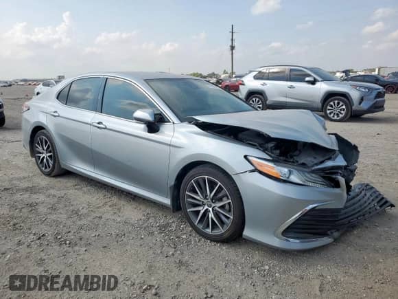 2022 Toyota Camry XLE z VIN 4T1F11AK1NU002509, wystawiony jako Copart lot #81162115 z przebiegiem 87 762 mil mil oraz Szkoda całkowita • Salvage title. Historia ofert i sprzedaży dostępna na DreamBid. Obrazek 4.