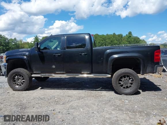 ✅ 2011 Chevrolet Silverado 2500HD LTZ • VIN: 1GC1KYC85BF244161 • Лот: 43058557. Опубликован ранее на IAAI с пробегом 261 546 миль. Бесплатный доступ к архиву аукционных продаж из США и подробный отчёт об истории автомобиля на DreamBid. Изображение 14.