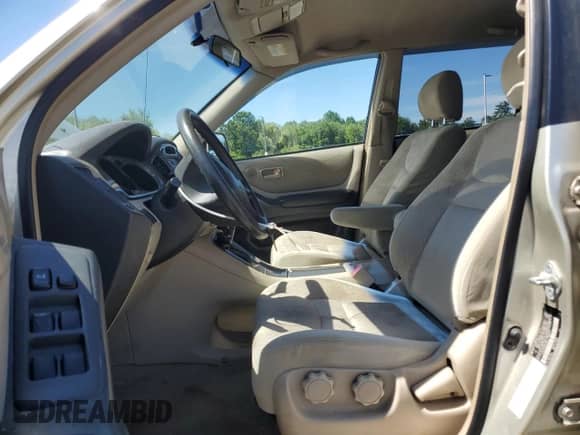 2003 Toyota Highlander z VIN JTEHD21A030024485, wystawiony jako Copart lot #69210235 z przebiegiem 169 016 mil mil oraz Szkoda całkowita • Salvage title. Historia ofert i sprzedaży dostępna na DreamBid. Obrazek 7.