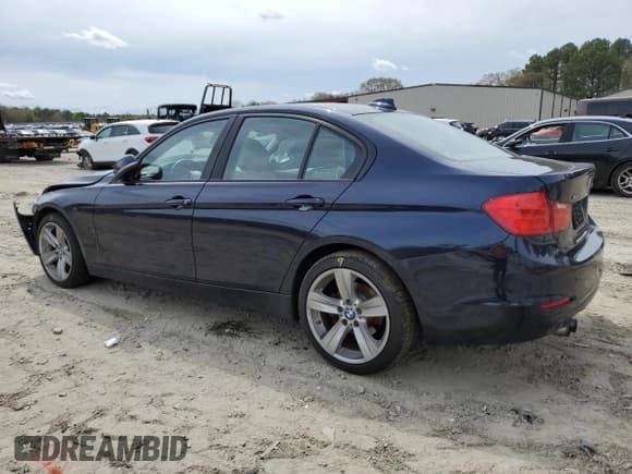 ✅ 2015 BMW 3 Series 328i xDrive • VIN: WBA3B5G53FNS17881 • Lot: 51799995. Wystawiony na Copart z przebiegiem 176 481 mil. Bezpłatny archiwum sprzedaży aukcyjnych z USA i szczegółowy raport historii pojazdu na DreamBid. Zdjęcie 2.