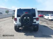 ✅ 2017 Jeep Wrangler Unlimited Sahara • VIN: 1C4BJWEG9HL708837 • Lot: 42288359. Wystawiony na IAAI z przebiegiem 64 932 mil. Bezpłatny archiwum sprzedaży aukcyjnych z USA i szczegółowy raport historii pojazdu na DreamBid. Zdjęcie 17.