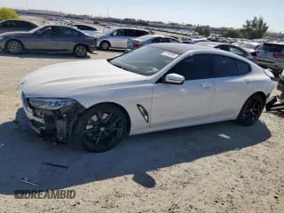 ✅ 2021 BMW 8 Series 840i • VIN: WBAGV2C06MCF70614 • Lot: 81149705. Wystawiony na Copart z przebiegiem 46 733 mil. Bezpłatny archiwum sprzedaży aukcyjnych z USA i szczegółowy raport historii pojazdu na DreamBid. Zdjęcie 1.