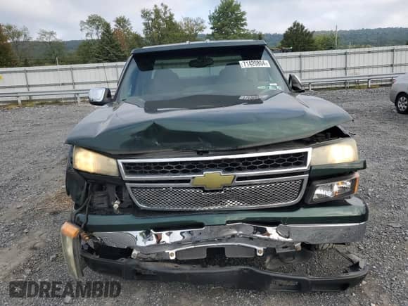✅ 2006 Chevrolet Silverado 1500 LS • VIN: 2GCEK19B561266573 • Lot: 71420804. Wystawiony na Copart z przebiegiem 153 471 mil mil. Skorzystaj z bezpłatnego archiwum sprzedaży aukcyjnych z USA i zobacz szczegółowy raport historii pojazdu na DreamBid. Zdjęcie 5.