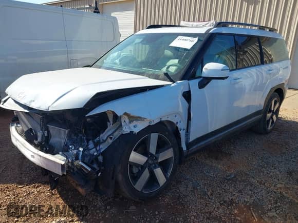 2024 Hyundai Santa Fe Limited с VIN 5NMP44GL4RH049192, выставлен на аукционе IAAI как лот 41400768 с пробегом 5 660 миль миль и . История ставок и продаж доступна на DreamBid. Изображение 2.