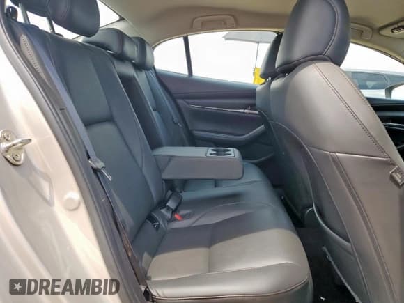 ✅ 2023 Mazda 3 S Select • VIN: 3MZBPABM2PM359574 • Lot: 69482595. Wystawiony na Copart z przebiegiem 55 088 mil. Bezpłatny archiwum sprzedaży aukcyjnych z USA i szczegółowy raport historii pojazdu na DreamBid. Zdjęcie 10.