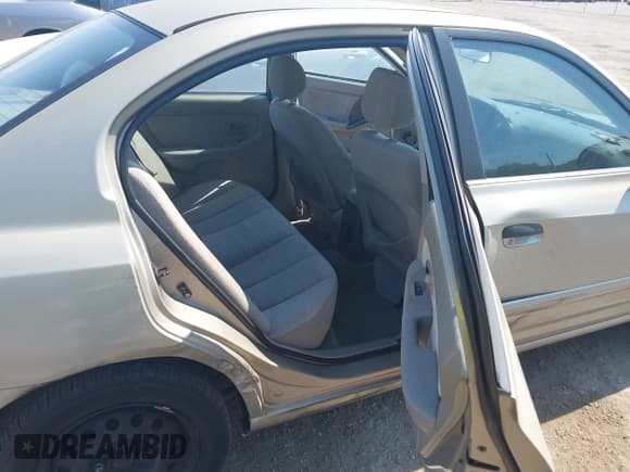 ✅ 2005 Hyundai Elantra GLS • VIN: KMHDN46D25U066338 • Lot: 42112570. Wystawiony na IAAI z przebiegiem 200 809 mil. Bezpłatny archiwum sprzedaży aukcyjnych z USA i szczegółowy raport historii pojazdu na DreamBid. Zdjęcie 8.