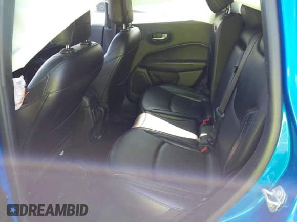 2021 Jeep Compass 80th Anniversary z VIN 3C4NJCEB3MT531703, wystawiony jako IAAI lot #42006349 z przebiegiem 73 876 mil mil oraz . Historia ofert i sprzedaży dostępna na DreamBid. Obrazek 8.