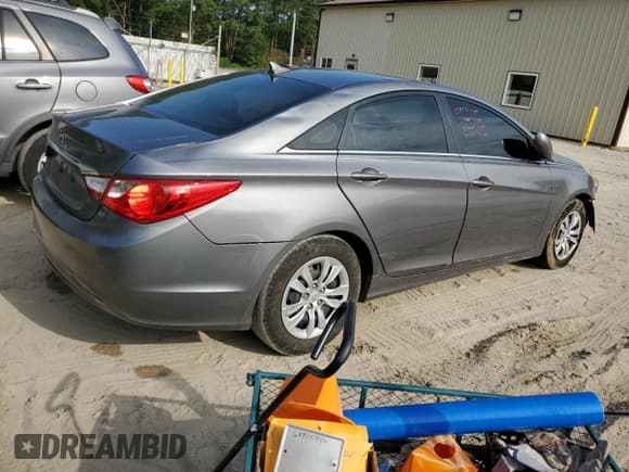 ✅ 2011 Hyundai Sonata GLS • VIN: 5NPEB4AC8BH281812 • Lot: 68816014. Listed on Copart with 180,936 mi. Free auction sales archive from the USA and detailed vehicle history report at DreamBid. Image 3.