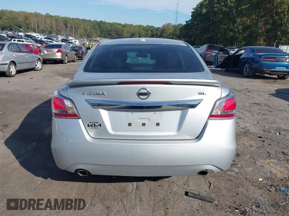 ✅ 2015 Nissan Altima S • VIN: 1N4AL3AP9FN336160 • Lot: 43495125. Wystawiony na IAAI z przebiegiem 117 465 mil. Bezpłatny archiwum sprzedaży aukcyjnych z USA i szczegółowy raport historii pojazdu na DreamBid. Zdjęcie 16.