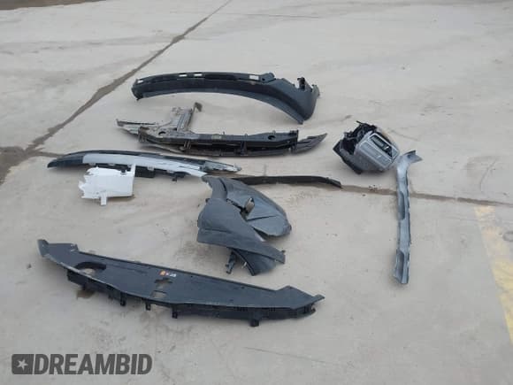 ✅ 2024 Kia Telluride S • VIN: 5XYP64GC1RG526939 • Лот: 41619752. Опубликован ранее на IAAI с пробегом 6 042 миль. Бесплатный доступ к архиву аукционных продаж из США и подробный отчёт об истории автомобиля на DreamBid. Изображение 12.