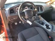 ✅ 2020 Dodge Challenger R/T • VIN: 2C3CDZBT9LH205740 • Lot: 38737874. Wystawiony na Copart z przebiegiem 11 258 mil. Bezpłatny archiwum sprzedaży aukcyjnych z USA i szczegółowy raport historii pojazdu na DreamBid. Zdjęcie 8.