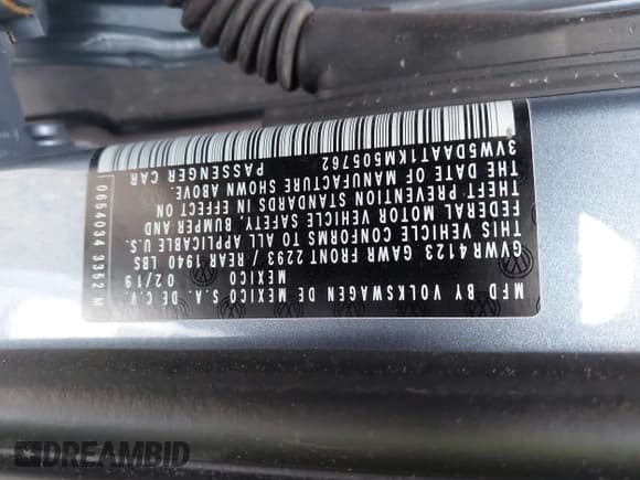 ✅ 2019 Volkswagen Beetle S • VIN: 3VW5DAAT1KM505762 • Lot: 42636158. Wystawiony na IAAI z przebiegiem 29 900 mil. Bezpłatny archiwum sprzedaży aukcyjnych z USA i szczegółowy raport historii pojazdu na DreamBid. Zdjęcie 9.