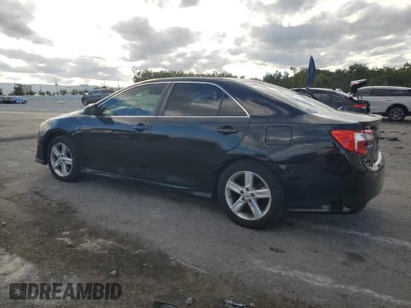 2012 Toyota Camry SE z VIN 4T1BF1FK2CU019406, wystawiony jako Copart lot #90868915 z przebiegiem 178 101 mil mil oraz Czysty tytuł • Clean title. Historia ofert i sprzedaży dostępna na DreamBid. Obrazek 2.