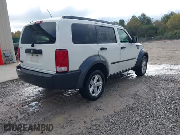 ✅ 2007 Dodge Nitro SXT • VIN: 1D8GT28K17W595652 • Lot: 43559473. Wystawiony na IAAI z przebiegiem 186 914 mil. Bezpłatny archiwum sprzedaży aukcyjnych z USA i szczegółowy raport historii pojazdu na DreamBid. Zdjęcie 4.