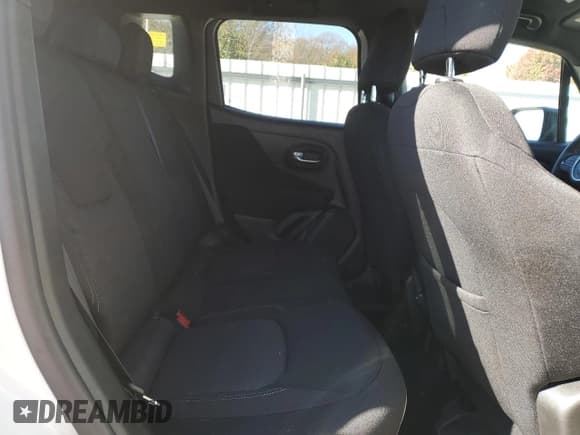 ✅ 2021 Jeep Renegade Latitude • VIN: ZACNJDBB6MPN28471 • Lot: 92084835. Wystawiony na Copart z przebiegiem 43 778 mil. Bezpłatny archiwum sprzedaży aukcyjnych z USA i szczegółowy raport historii pojazdu na DreamBid. Zdjęcie 11.