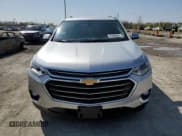 ✅ 2021 Chevrolet Traverse LT Cloth • VIN: 1GNEVMKW7MJ145219 • Lot: 51506295. Wystawiony na Copart z przebiegiem 122 864 mil. Bezpłatny archiwum sprzedaży aukcyjnych z USA i szczegółowy raport historii pojazdu na DreamBid. Zdjęcie 5.