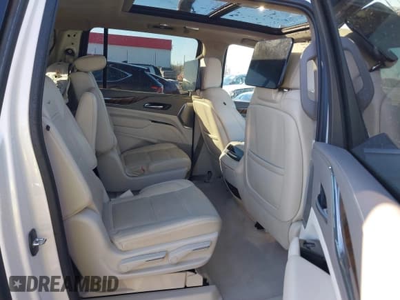 ✅ 2021 Cadillac Escalade ESV Premium Luxury Platinum • VIN: 1GYS4MKL4MR168506 • Lot: 41294978. Wystawiony na IAAI z przebiegiem 90 369 mil. Bezpłatny archiwum sprzedaży aukcyjnych z USA i szczegółowy raport historii pojazdu na DreamBid. Zdjęcie 8.