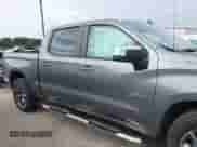 2022 Chevrolet Silverado 1500 LT z VIN 3GCPWCED9NG151593, wystawiony jako IAAI lot #42678291 z przebiegiem 56 973 mil mil oraz . Historia ofert i sprzedaży dostępna na DreamBid. Obrazek 14.