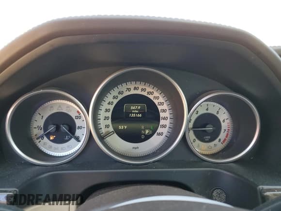 ✅ 2015 Mercedes-Benz E 400 • VIN: WDDHF6FB4FB130881 • Лот: 46945425. Опубликован ранее на Copart с пробегом 135 166 миль. Бесплатный доступ к архиву аукционных продаж из США и подробный отчёт об истории автомобиля на DreamBid. Изображение 9.