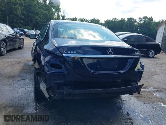 ✅ 2019 Mercedes-Benz C 300 • VIN: 55SWF8EB9KU283955 • Lot: 42830289. Wystawiony na IAAI z przebiegiem 6 929 mil. Bezpłatny archiwum sprzedaży aukcyjnych z USA i szczegółowy raport historii pojazdu na DreamBid. Zdjęcie 6.