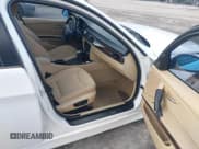 ✅ 2008 BMW 3 Series 328i • VIN: WBAVA33548K053566 • Лот: 43642554. Опубликован ранее на IAAI с пробегом 137 747 миль. Бесплатный доступ к архиву аукционных продаж из США и подробный отчёт об истории автомобиля на DreamBid. Изображение 5.