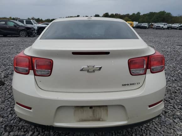 ✅ 2014 Chevrolet Malibu LT • VIN: 1G11E5SL4EF119953 • Lot: 87435085. Wystawiony na Copart z przebiegiem 304 460 mil mil. Skorzystaj z bezpłatnego archiwum sprzedaży aukcyjnych z USA i zobacz szczegółowy raport historii pojazdu na DreamBid. Zdjęcie 6.