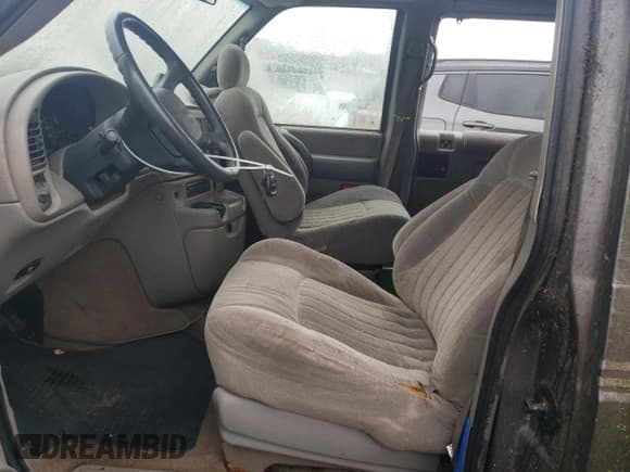 ✅ 2003 GMC Safari • VIN: 1GKEL19XX3B500120 • Lot: 79302094. Listed on Copart with 183,448 mi. Free auction sales archive from the USA and detailed vehicle history report at DreamBid. Image 7.