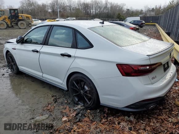 ✅ 2024 Volkswagen Jetta 40th Anniversary Edition • VIN: 3VW9T7BU2RM049019 • Лот: 86687754. Опубликован ранее на Copart с пробегом 2 120 миль. Бесплатный доступ к архиву аукционных продаж из США и подробный отчёт об истории автомобиля на DreamBid. Изображение 2.