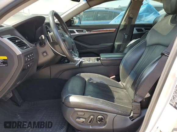 ✅ 2016 Hyundai Genesis 3.8L • VIN: KMHGN4JE3GU132170 • Lot: 65927365. Listed on Copart with 98,637 mi. Free auction sales archive from the USA and detailed vehicle history report at DreamBid. Image 7.