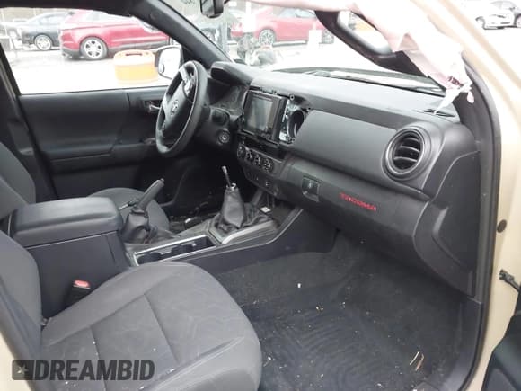 ✅ 2017 Toyota Tacoma SR5 • VIN: 5TFCZ5AN4HX068136 • Lot: 43817844. Listed on IAAI with 134,846 mi. Free auction sales archive from the USA and detailed vehicle history report at DreamBid. Image 5.