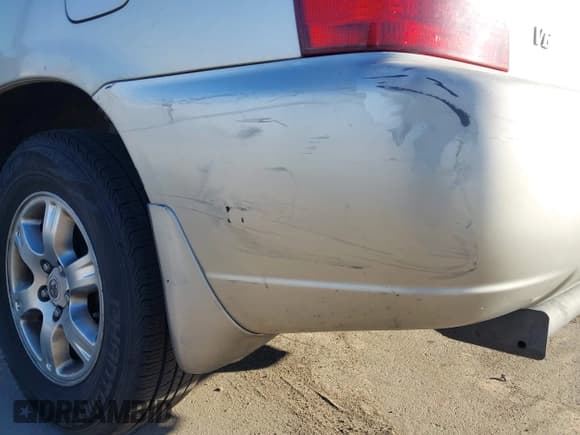 ✅ 2004 Toyota Highlander • VIN: JTEGP21A740025122 • Lot: 43899566. Wystawiony na IAAI z przebiegiem 291 788 mil. Bezpłatny archiwum sprzedaży aukcyjnych z USA i szczegółowy raport historii pojazdu na DreamBid. Zdjęcie 6.