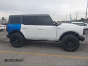 ✅ 2023 Ford Bronco Badlands • VIN: 1FMEE5DPXPLB65991 • Lot: 43692472. Wystawiony na IAAI z przebiegiem 38 907 mil. Bezpłatny archiwum sprzedaży aukcyjnych z USA i szczegółowy raport historii pojazdu na DreamBid. Zdjęcie 14.